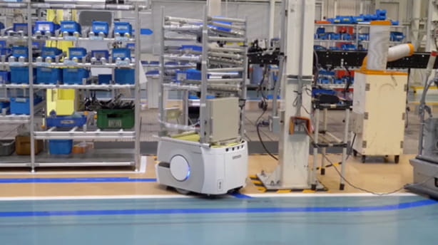 自動搬送ロボットでシャーシ組付工程の部品搬送自動化