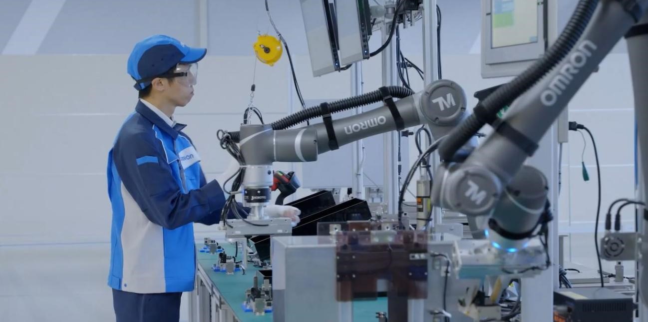 人と機械が自在に協調する知能化セルラインの一部