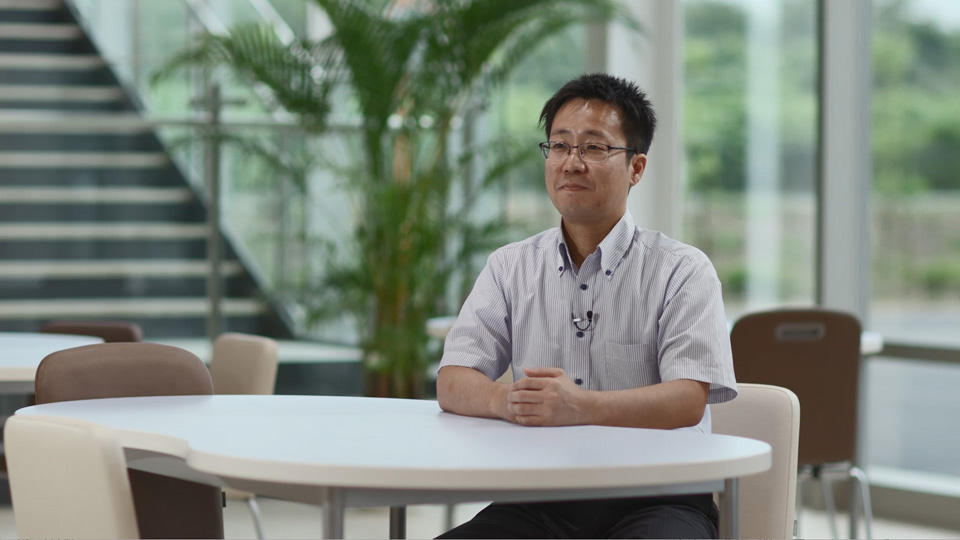 開発部 制御設計Ⅱ課 課長 横木 健人様