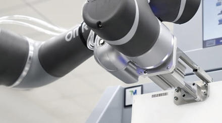 ナム様をはじめ、お客様の協調ロボット導入事例資料をダウンロード
